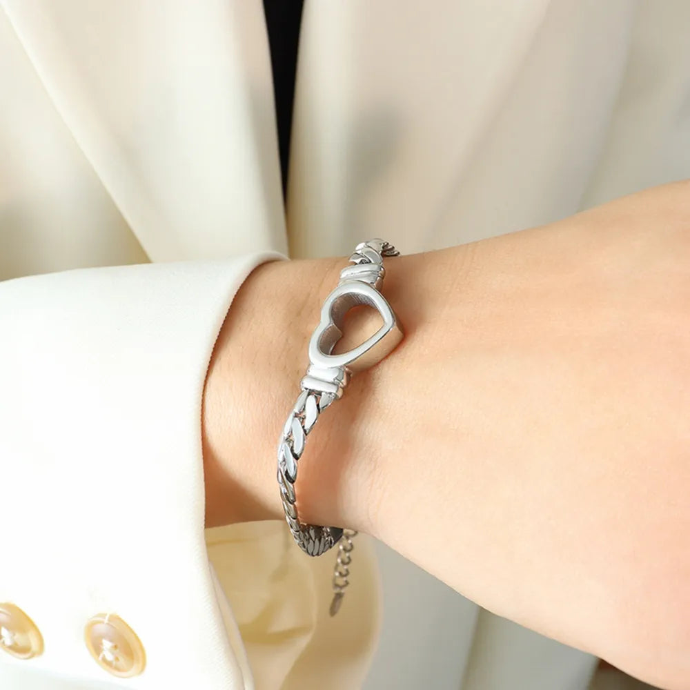 The Heartfelt Chain Bracelet