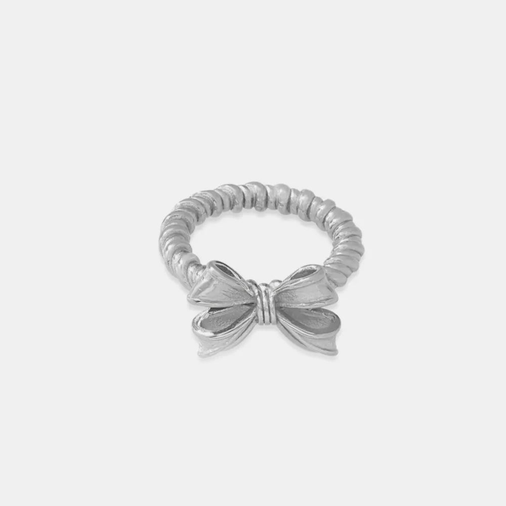The Aesthetica Bow Ring
