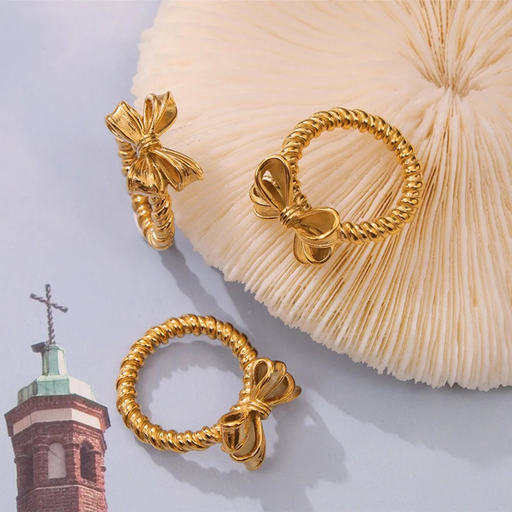The Aesthetica Bow Ring