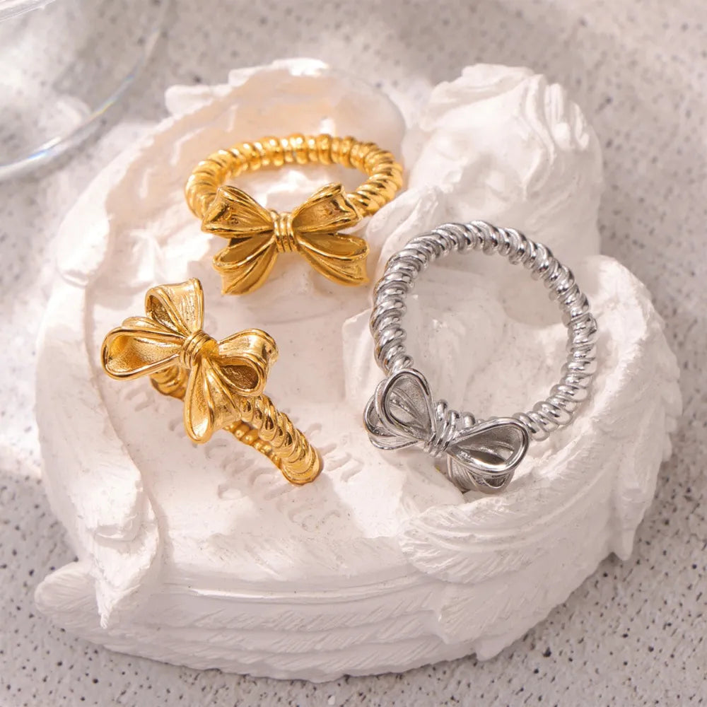 The Aesthetica Bow Ring
