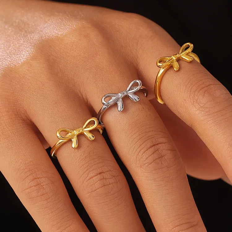 The Infinite Knot Ring