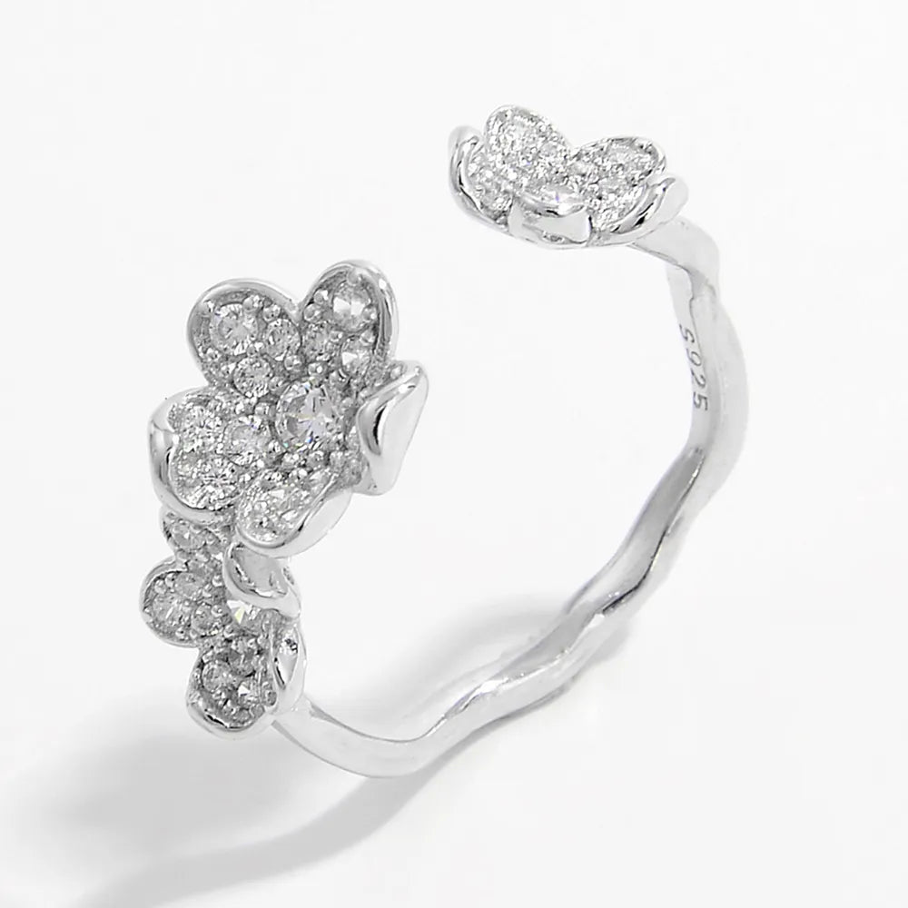 The Clover Cluster Open Ring