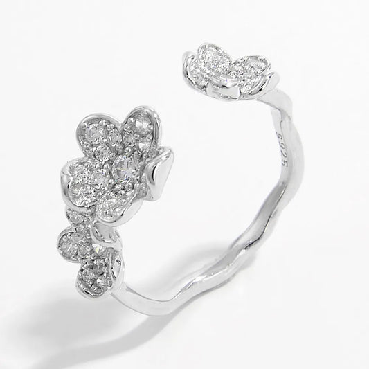The Clover Cluster Open Ring