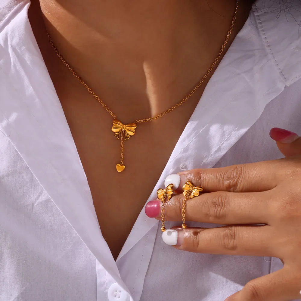 The Golden Bow Necklace